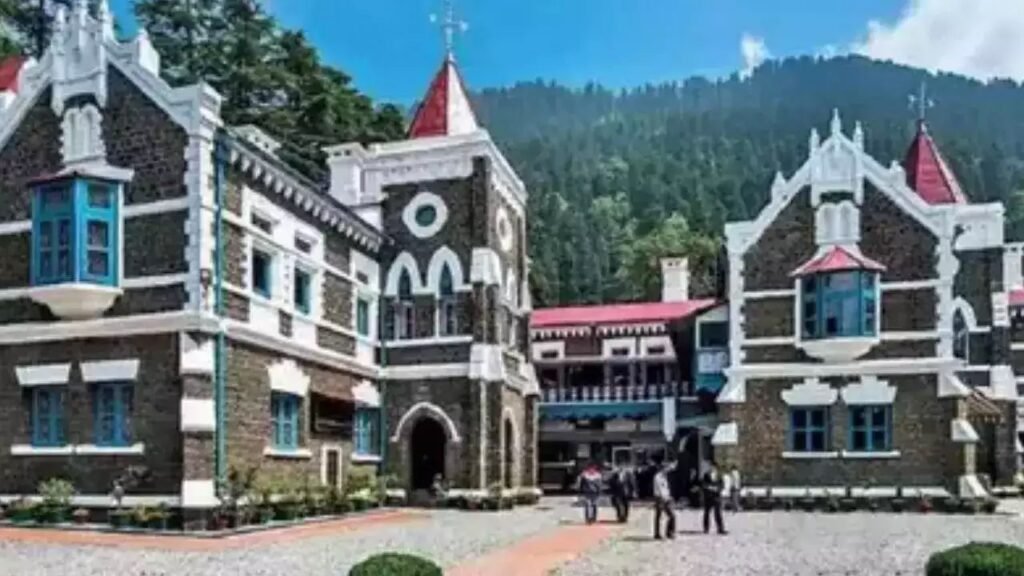 हाईकोर्ट ने नैनीताल नगर पालिका के अधिशासी अधिकारी को किया निलंबित
